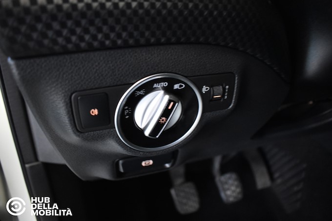 MERCEDES-BENZ A 180 d Sport